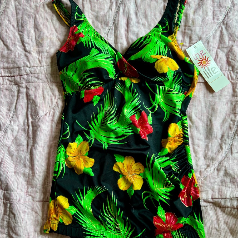 THE Swimwear Tummy Slimmer Swimsuit Bathing suit Size 16 Hibiscus Tropical NWT